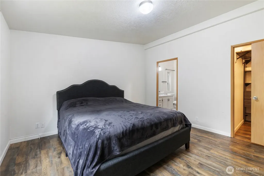 260 E Lansky Drive Shelton WA 98584