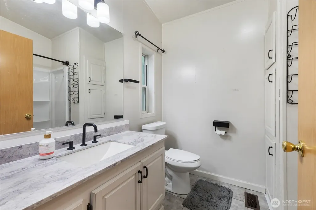 260 E Lansky Drive Shelton WA 98584