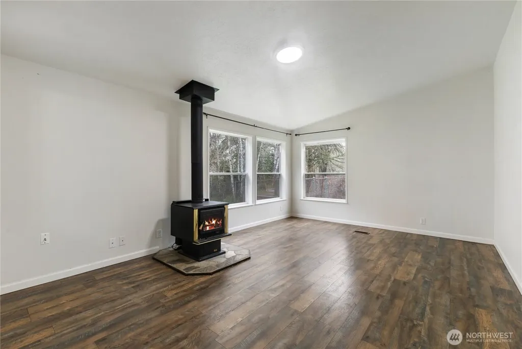 260 E Lansky Drive Shelton WA 98584