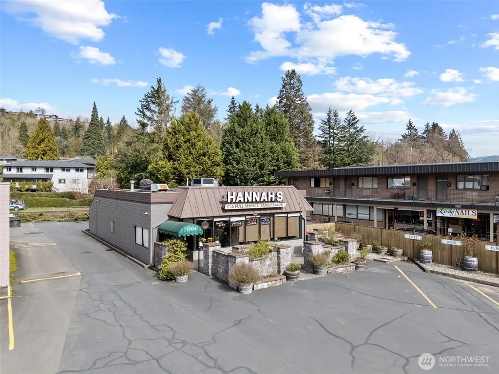 1304 Ocean Beach Highway Longview WA 98632