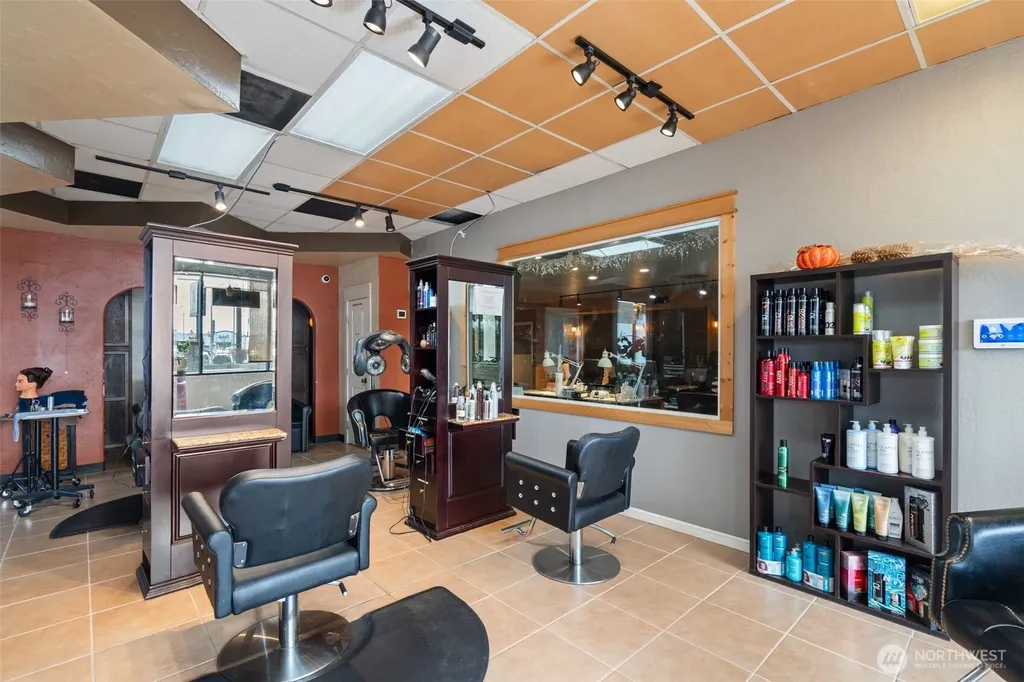 1304 Ocean Beach Highway Longview WA 98632