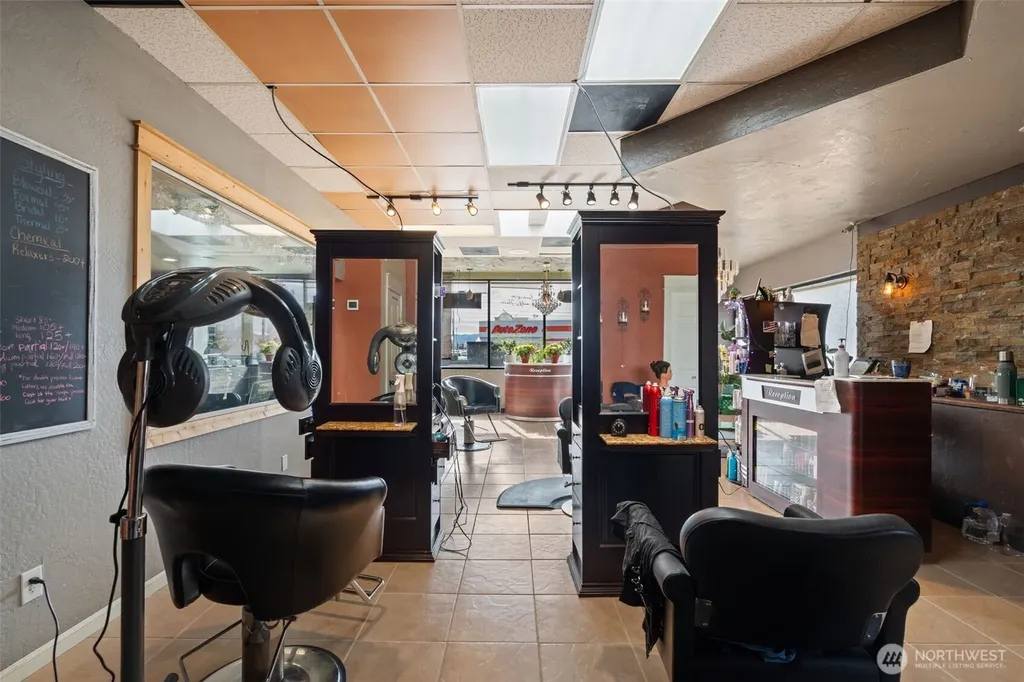 1304 Ocean Beach Highway Longview WA 98632