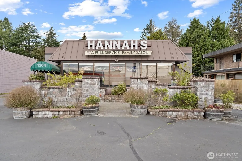 1304 Ocean Beach Highway Longview WA 98632