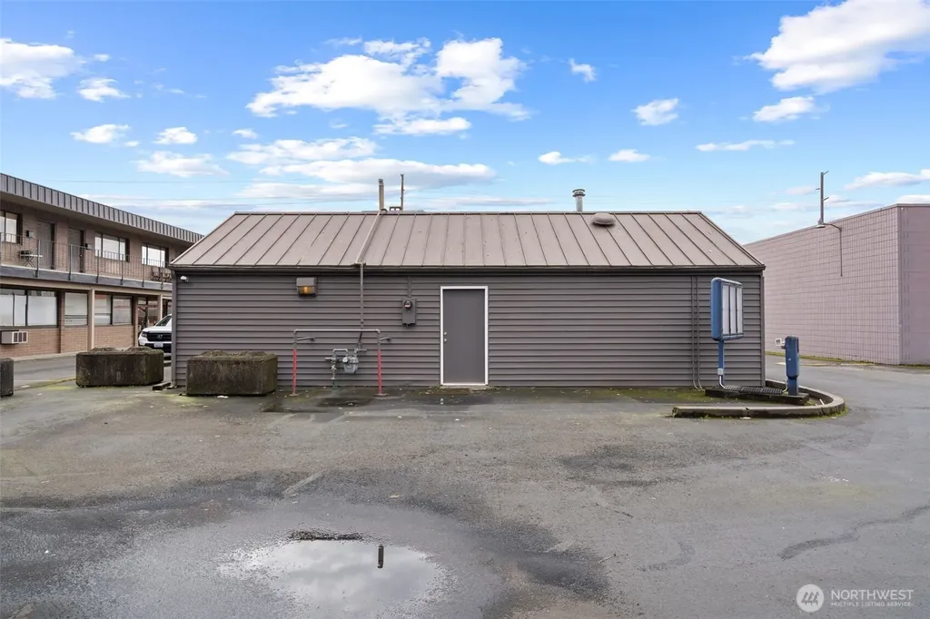 1304 Ocean Beach Highway Longview WA 98632