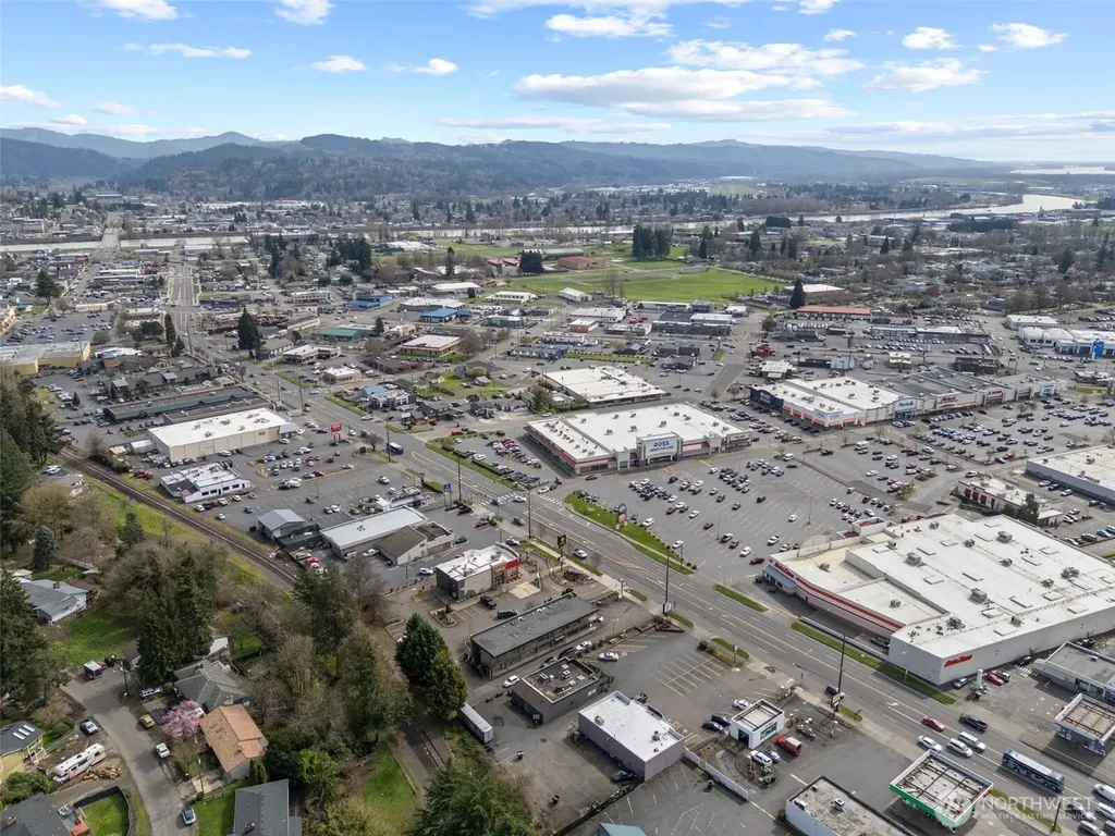 1304 Ocean Beach Highway Longview WA 98632