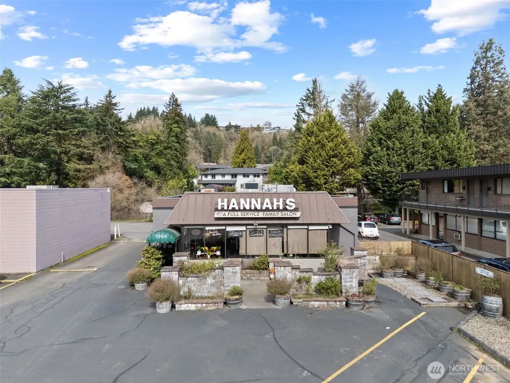 1304 Ocean Beach Highway Longview WA 98632