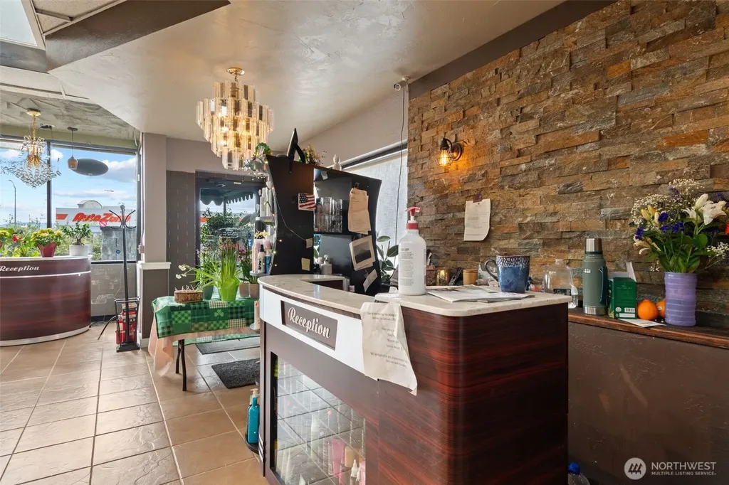 1304 Ocean Beach Highway Longview WA 98632