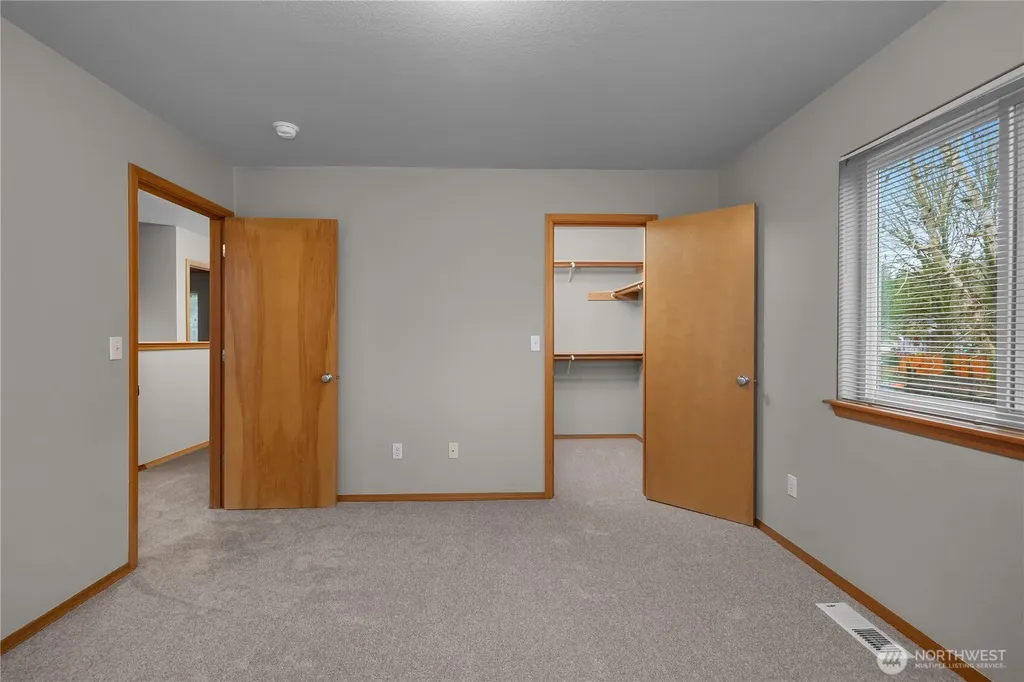4736 Kapalea Way SE Lacey WA 98503