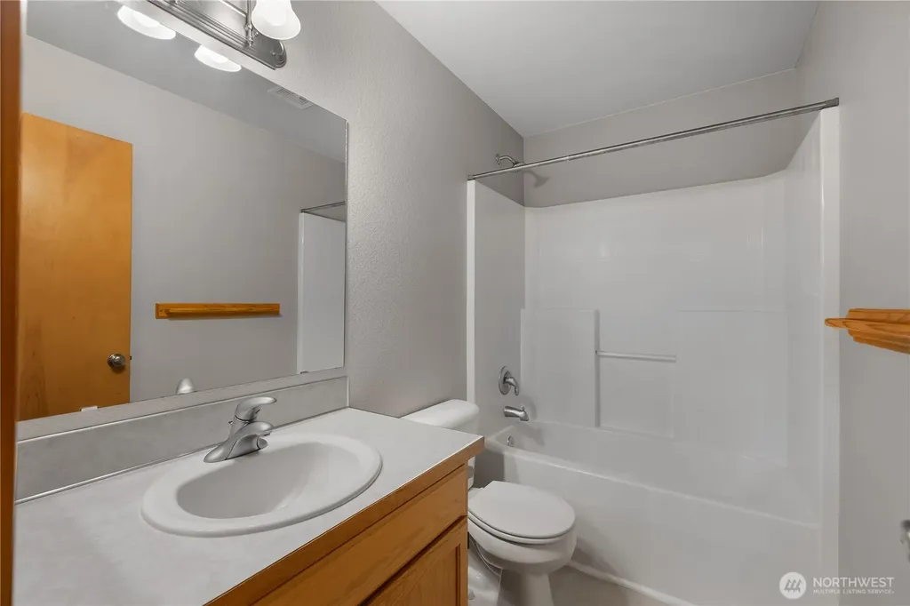4736 Kapalea Way SE Lacey WA 98503