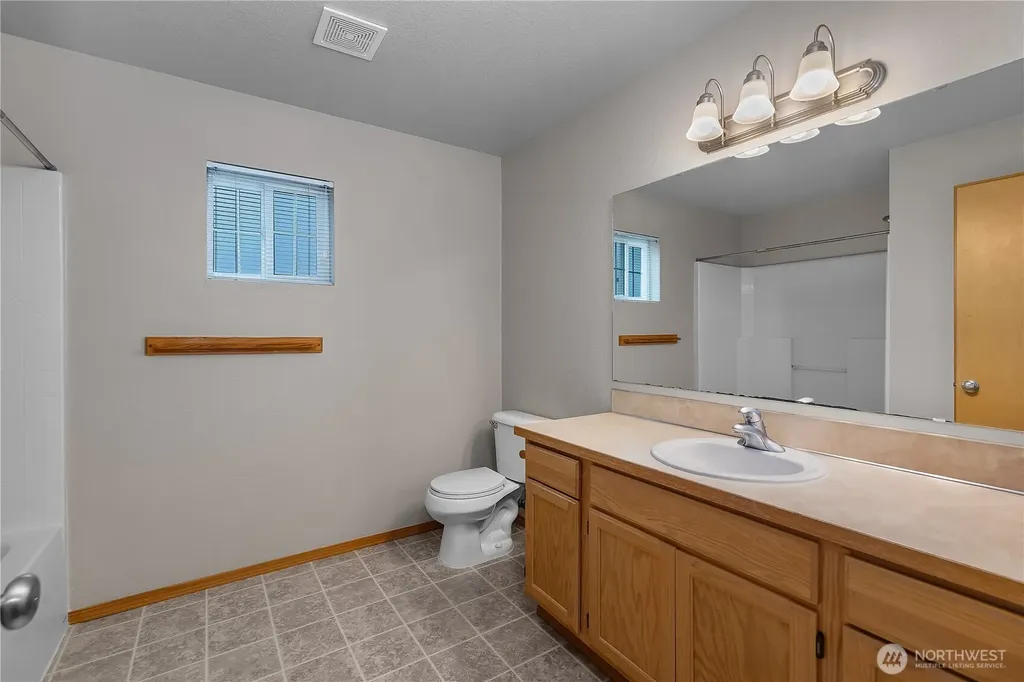 4736 Kapalea Way SE Lacey WA 98503