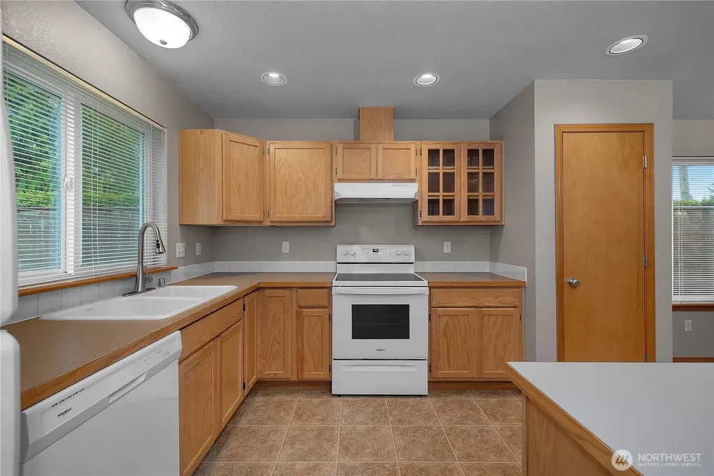 4736 Kapalea Way SE Lacey WA 98503