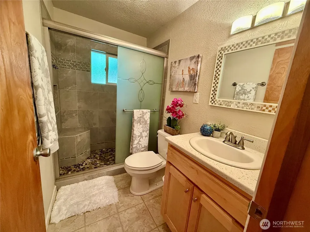 961 N Potlatch Drive Hoodsport WA 98548