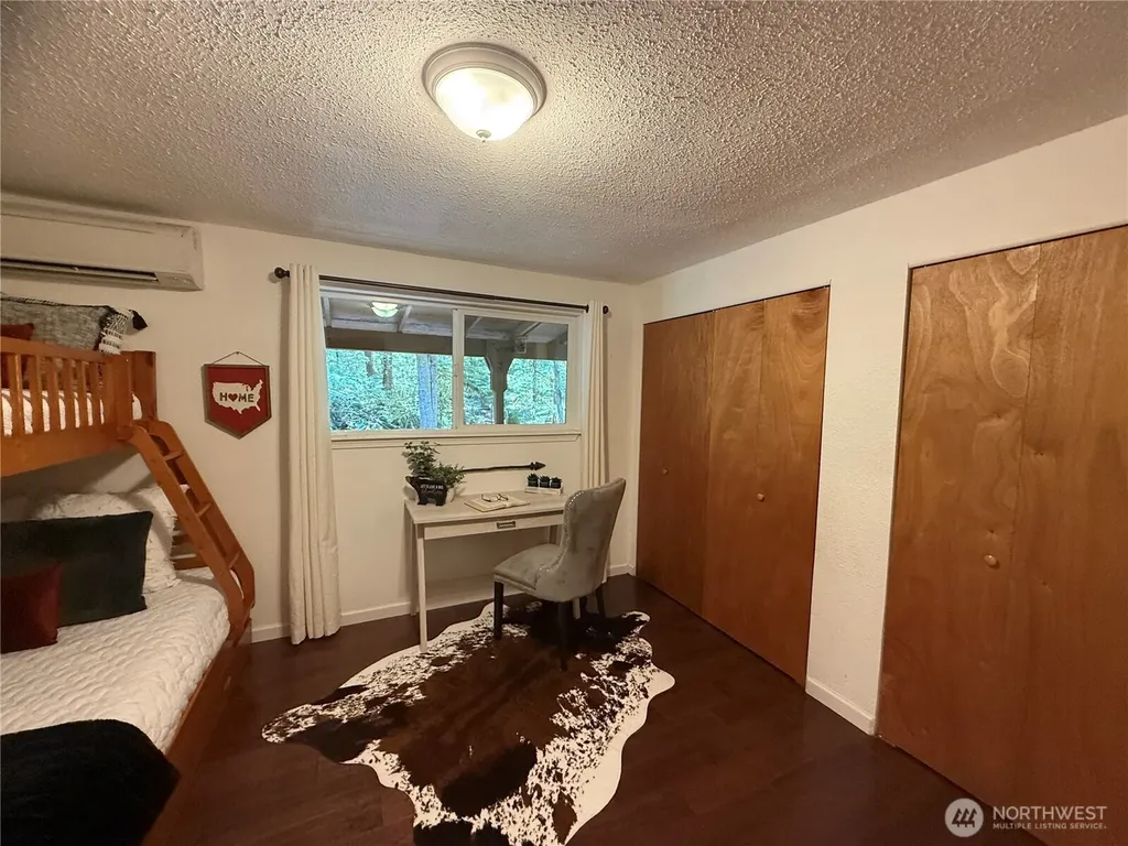 961 N Potlatch Drive Hoodsport WA 98548