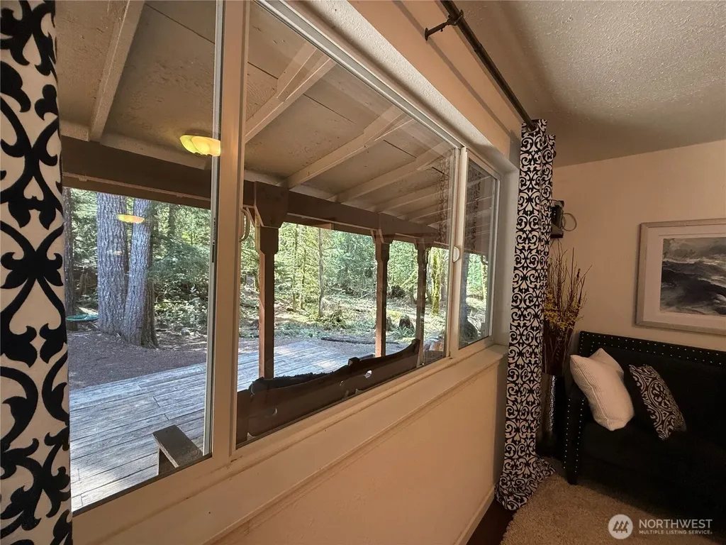 961 N Potlatch Drive Hoodsport WA 98548