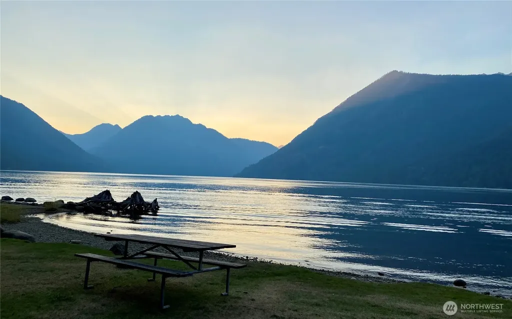 961 N Potlatch Drive Hoodsport WA 98548