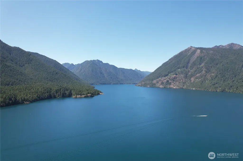 961 N Potlatch Drive Hoodsport WA 98548