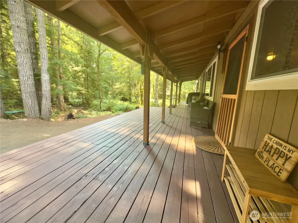 961 N Potlatch Drive Hoodsport WA 98548