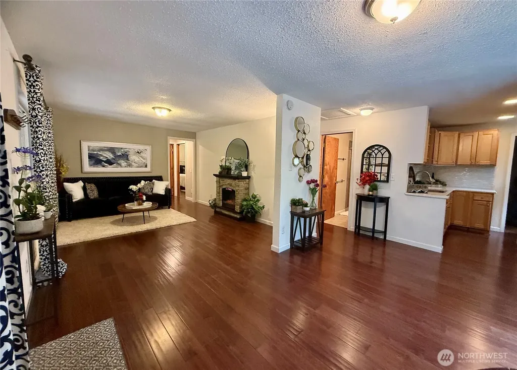 961 N Potlatch Drive Hoodsport WA 98548