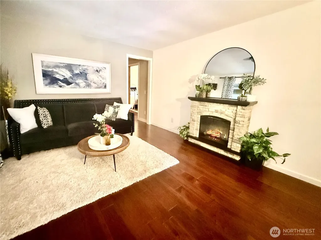 961 N Potlatch Drive Hoodsport WA 98548