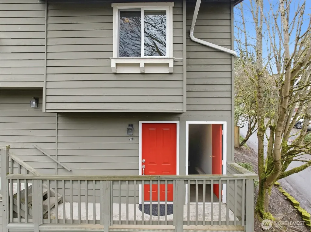 301 W Raye Street Seattle WA 98119