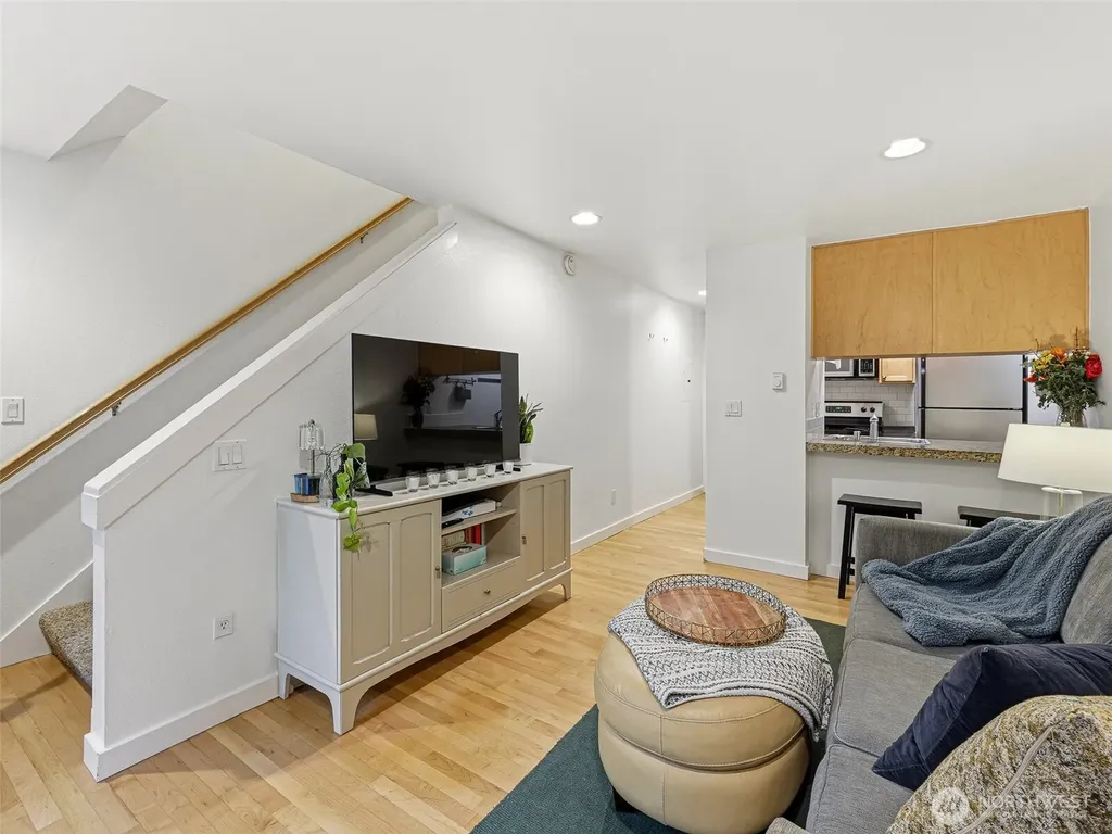 301 W Raye Street Seattle WA 98119