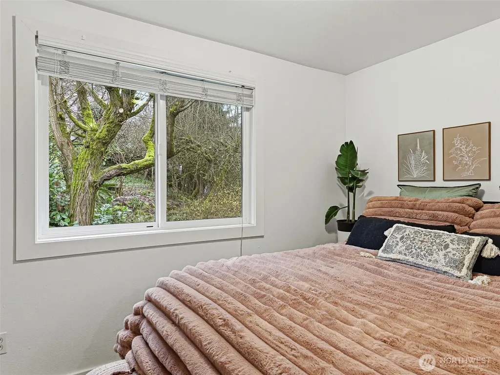 301 W Raye Street Seattle WA 98119