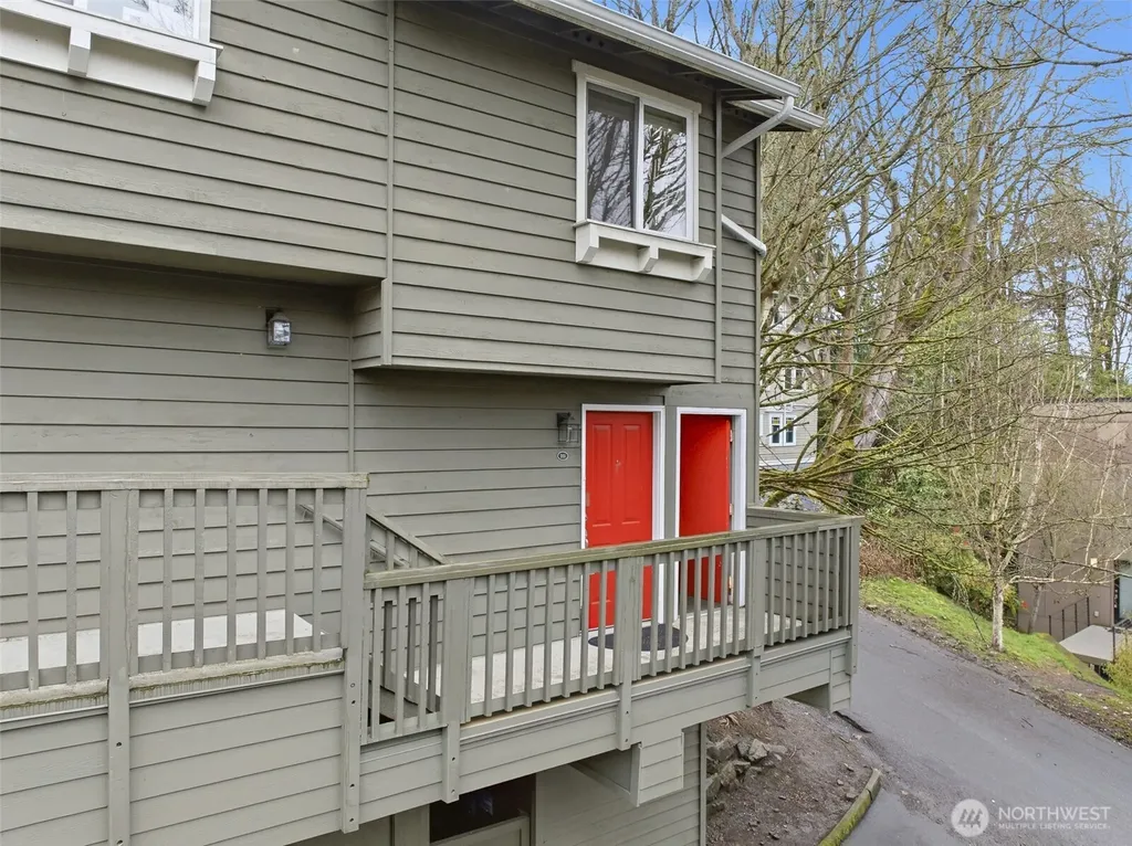 301 W Raye Street Seattle WA 98119