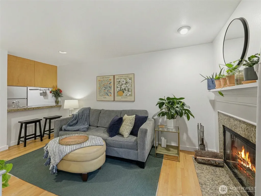 301 W Raye Street Seattle WA 98119