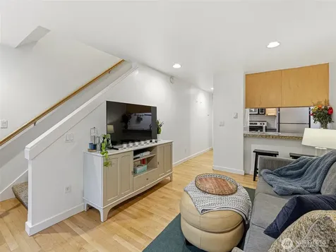 301 W Raye Street Seattle WA 98119
