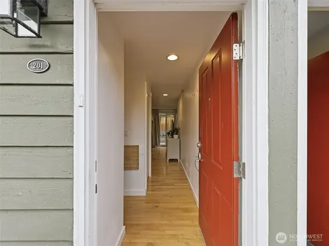 301 W Raye Street Seattle WA 98119