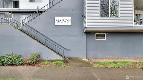 9200 Greenwood Avenue N Seattle WA 98103