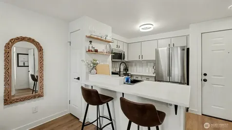 9200 Greenwood Avenue N Seattle WA 98103
