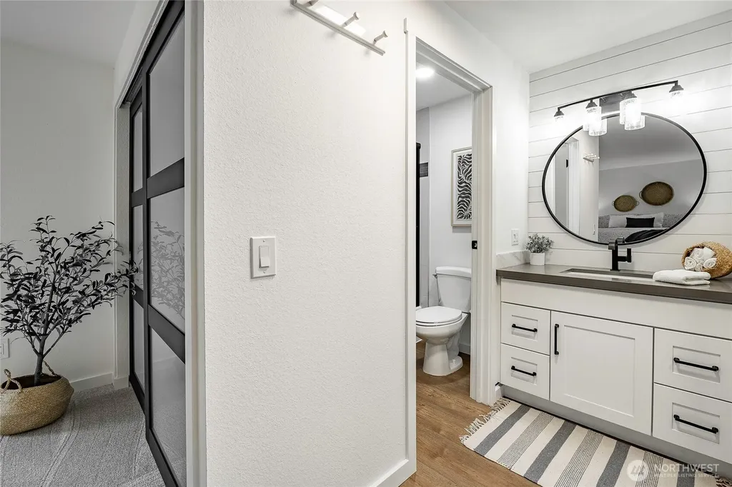 1607 102nd Place NE Bellevue WA 98004