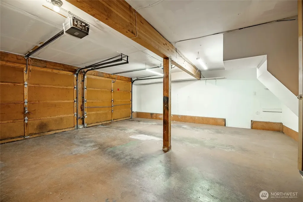 1607 102nd Place NE Bellevue WA 98004