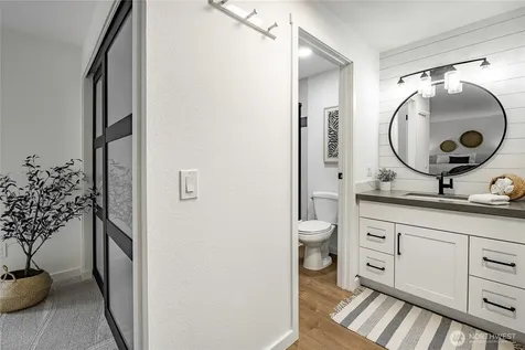 1607 102nd Place NE Bellevue WA 98004