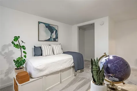 1607 102nd Place NE Bellevue WA 98004