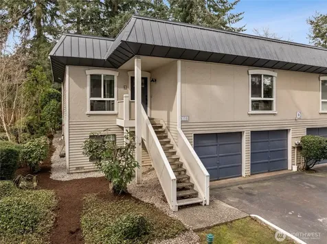 1607 102nd Place NE Bellevue WA 98004