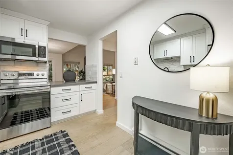 1607 102nd Place NE Bellevue WA 98004