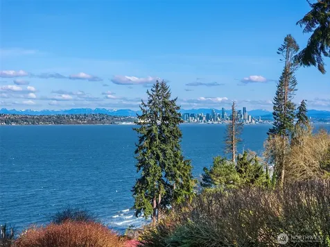 7946 Grand Avenue NE Bainbridge Island WA 98110