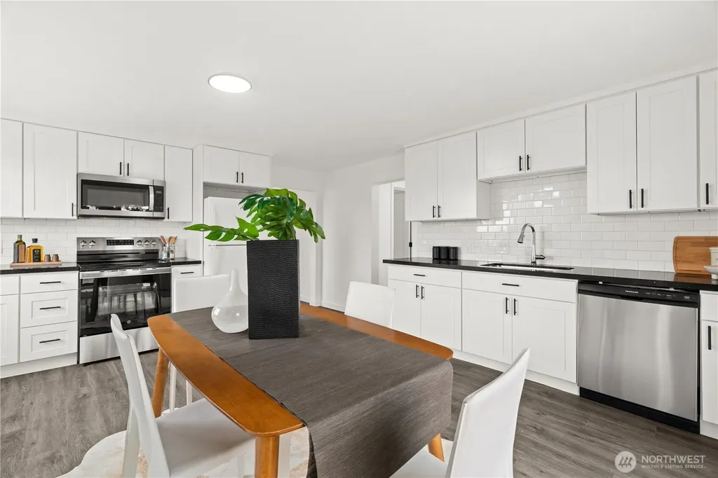 5518 39th Avenue S Seattle WA 98118