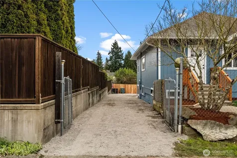5518 39th Avenue S Seattle WA 98118