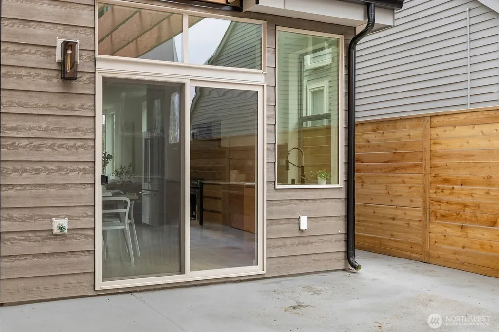 3819 Fremont Avenue N Seattle WA 98103