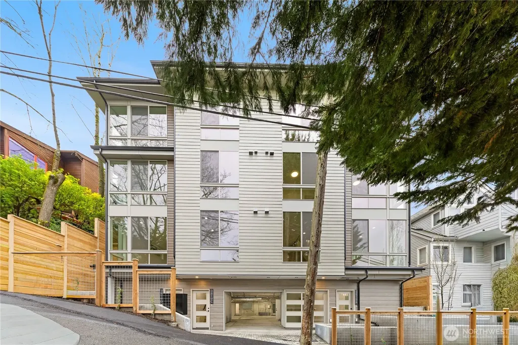 3819 Fremont Avenue N Seattle WA 98103