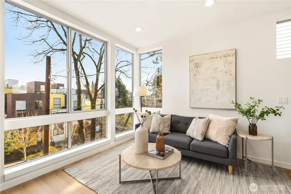 3819 Fremont Avenue N Seattle WA 98103