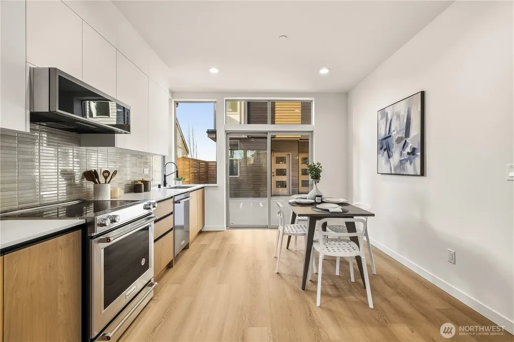 3819 Fremont Avenue N Seattle WA 98103