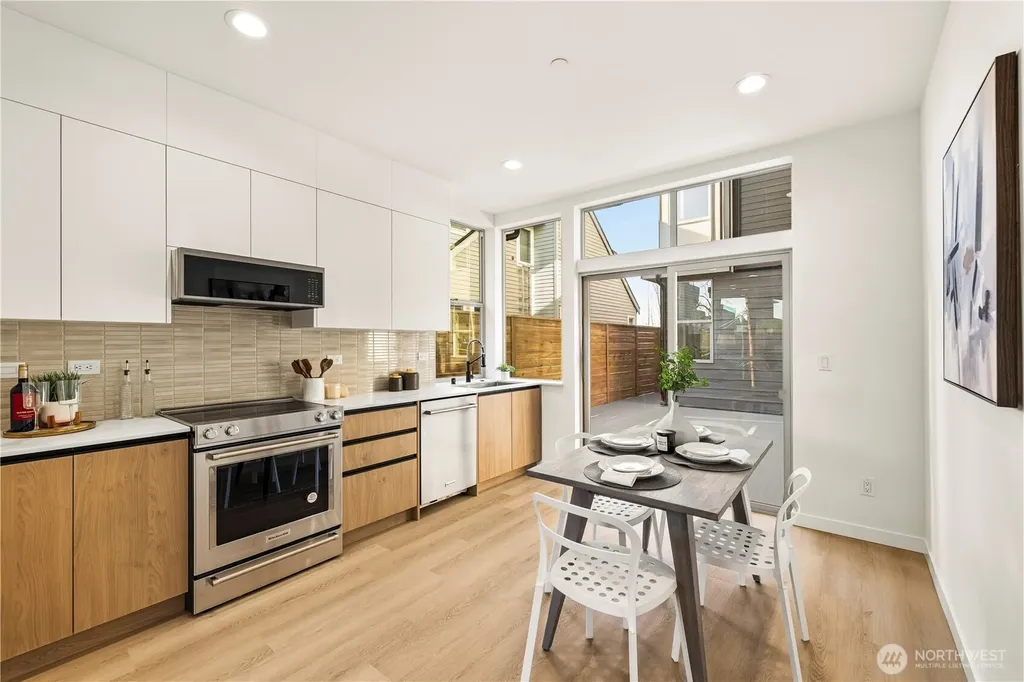 3819 Fremont Avenue N Seattle WA 98103