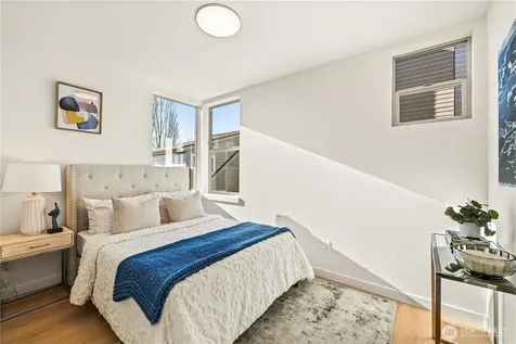 3819 Fremont Avenue N Seattle WA 98103