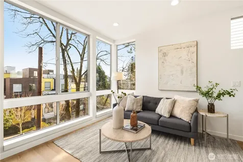 3819 Fremont Avenue N Seattle WA 98103