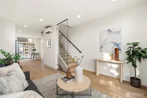 3819 Fremont Avenue N Seattle WA 98103
