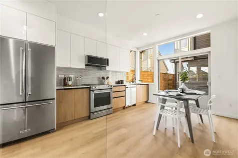 3819 Fremont Avenue N Seattle WA 98103